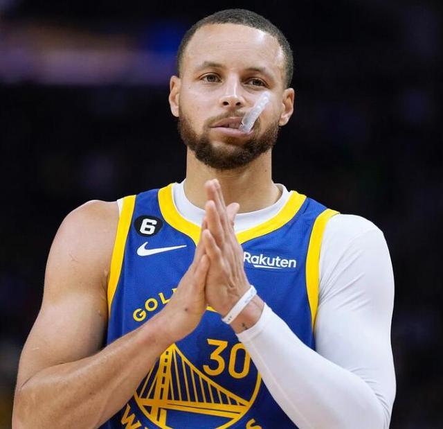 张镇麟：新赛季加盟上海从点滴做起，希望和弗格为球队做贡献（张镇麟：新赛季加盟上海，脚踏实地起步，盼与弗格携手助力球队）