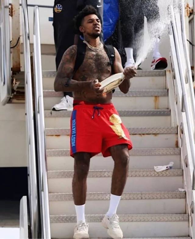 韩国杯：光州FC冲击首冠，全北现代分崩离析（韩国杯：光州FC剑指队史首冠，全北现代土崩瓦解）