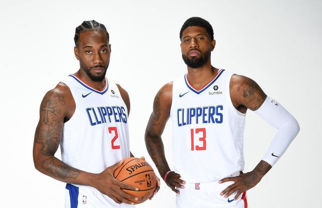 C罗晒精彩倒钩破门视频：谁来起个好标题🤔（C罗晒出惊天倒钩破门视频：标题你来定🤔）