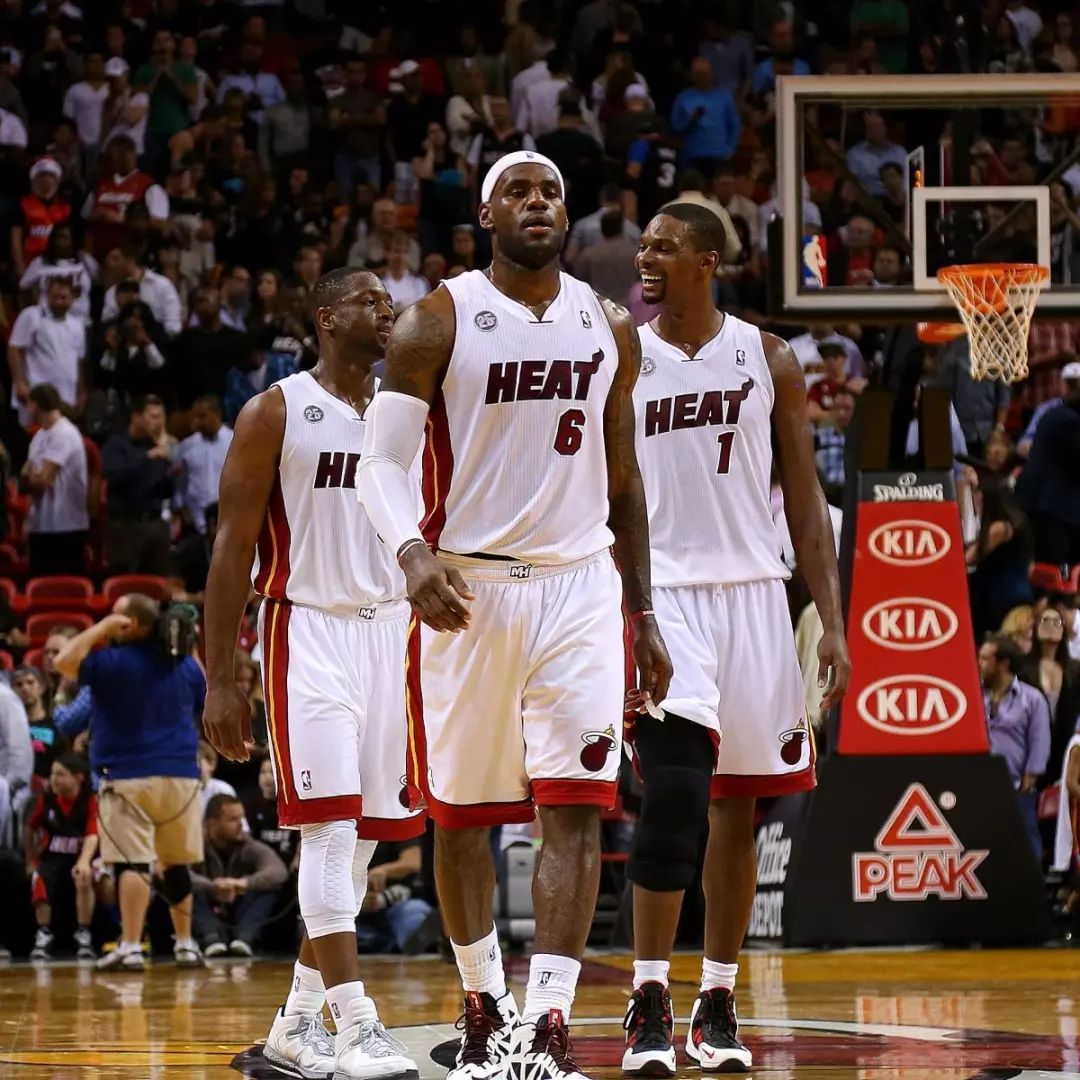 意天空列合同年最佳11人：迈尼昂、科纳特、DV9、莱万在列（意大利天空体育评选年度最佳11人：迈尼昂、科纳特、DV9、莱万入选）