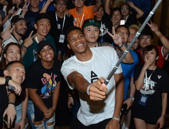 活塞vs老鹰前瞻：康宁汉姆PK杰伦·约翰逊，活塞冲三连胜（活塞迎战老鹰前瞻：康宁汉姆对决杰伦·约翰逊，活塞冲击三连胜）