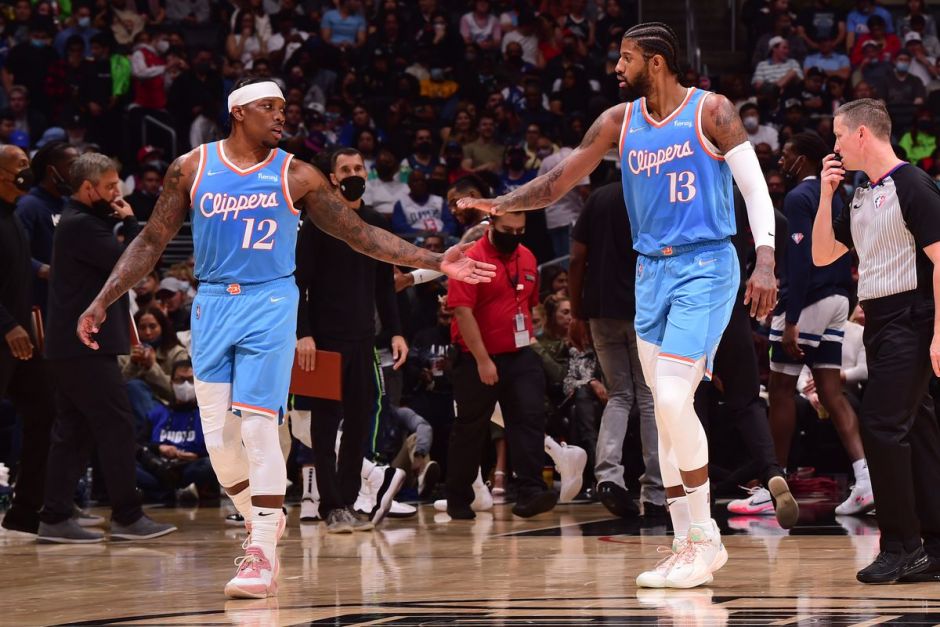 狄龙：我今天打得太软了，我应该去制造更多对抗而不是让阿伦去（狄龙反思：今天我打得太软，制造对抗该由我来而非阿伦）