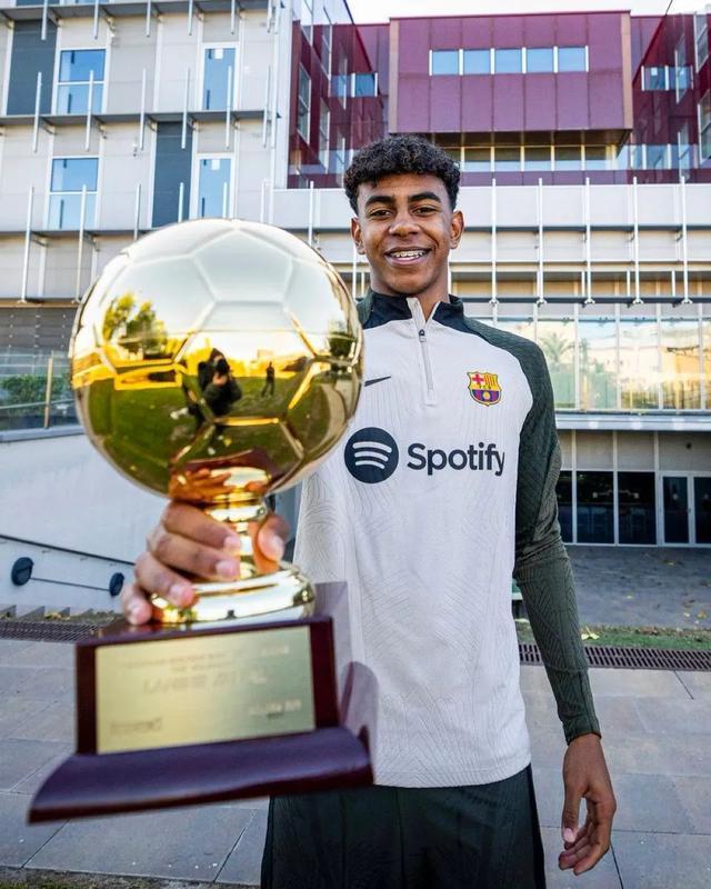 桑巴-科纳特：16岁进入莱比锡一线队的190铁棍前锋（桑巴·科纳特：16岁入选莱比锡一线队的1米90硬汉前锋）