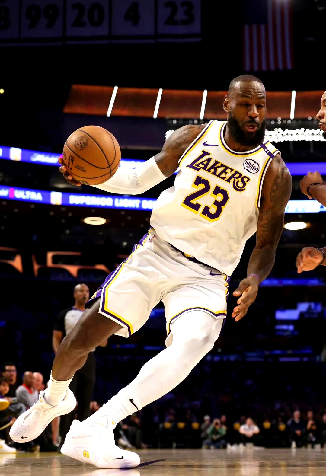 海外法国球员欧冠之夜：谢尔基、卡卢卢和扎格表现出色（欧冠之夜法国海外军团闪耀：谢尔基、卡卢卢、扎格惊艳发挥）