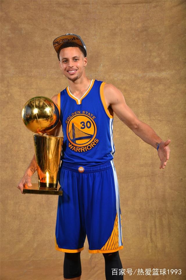 0-2不敌博洛尼亚，那不勒斯已经连续三场比赛被零封（0-2负于博洛尼亚，那不勒斯遭遇三连场零进球）