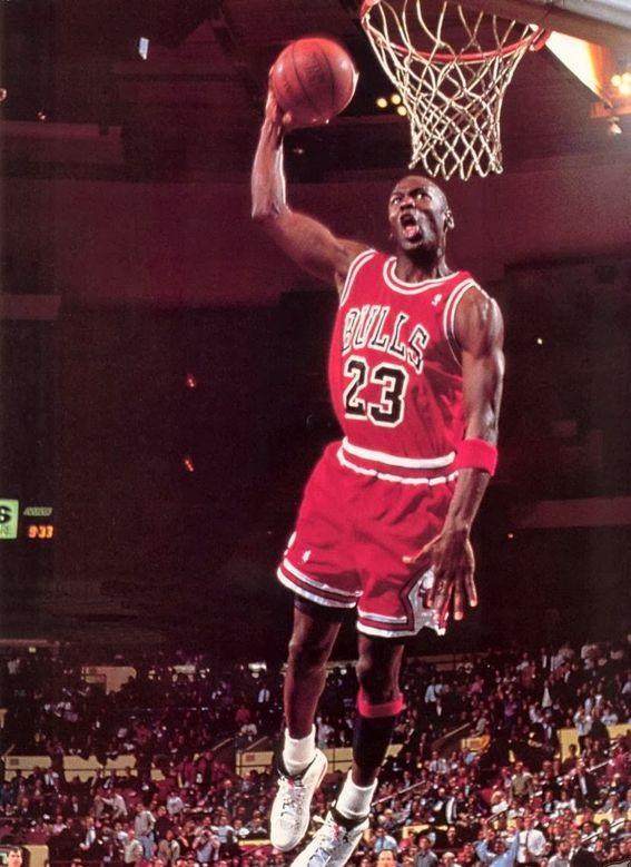 4次超越因扎吉，姆巴佩是欧冠客场戴帽次数最多的球员（姆巴佩4次欧冠客场戴帽，超越因扎吉成史上最多）