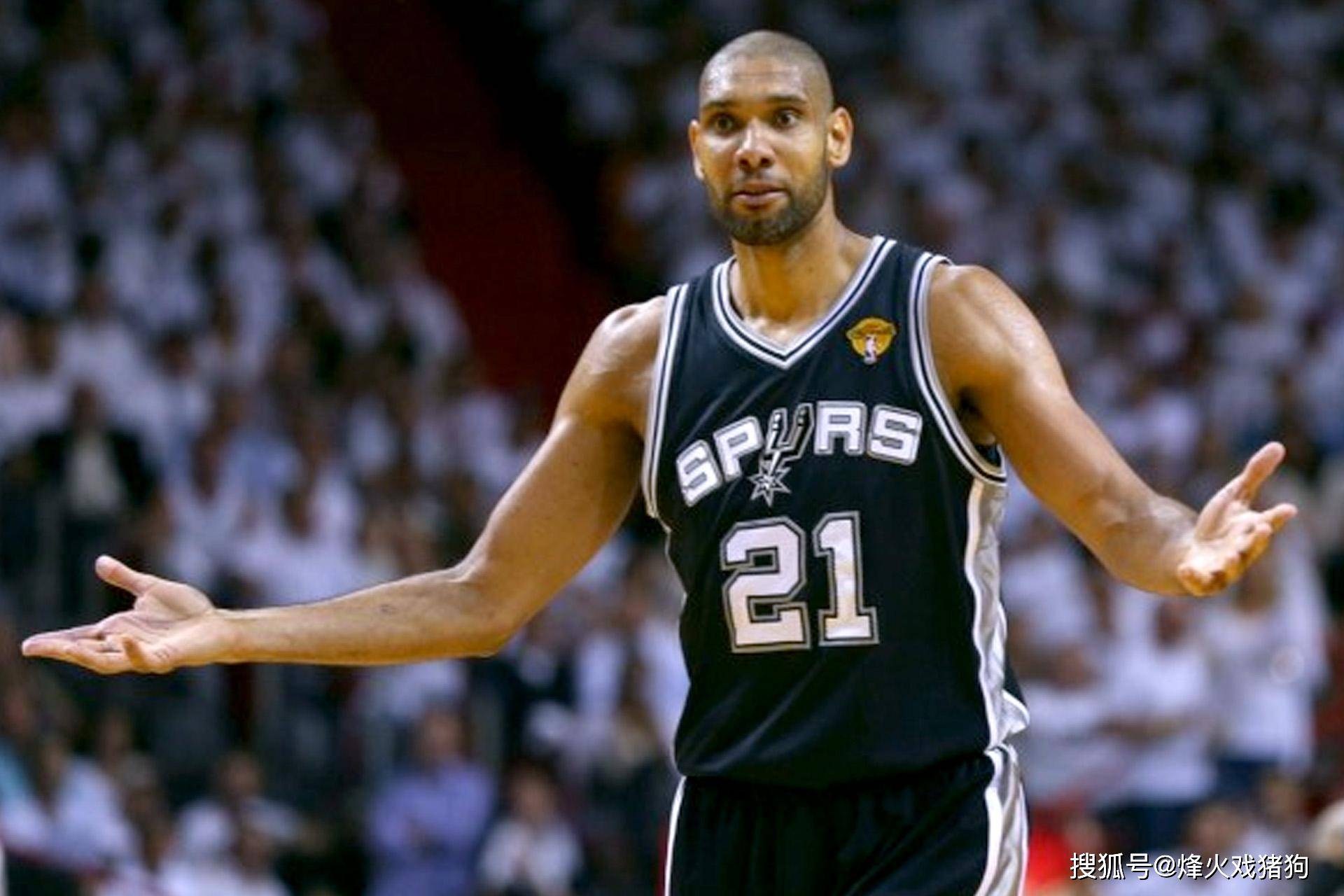 阿莫林：多尔古需要提升决策能力，会在必要的时候派梅努上场（阿莫林：多尔古仍需提升决断力，必要时将启用梅努）