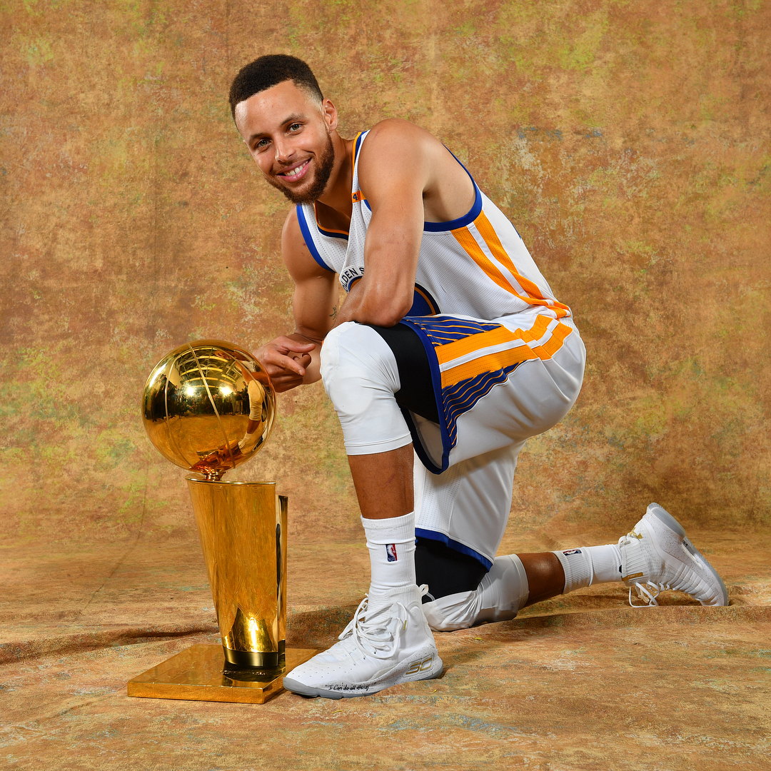 马卡：距离世界杯仅剩半年时间，J罗面临无俱乐部困境（马卡：世界杯倒计时半年，J罗仍未找到新东家）