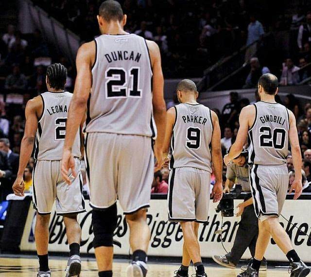 篮球湖人官方更新球员合同细节（湖人队官方披露球员合同最新细节）