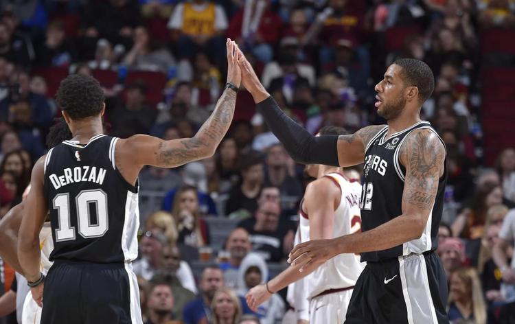 NBA：凯尔特人主场大胜奇才 双探花合砍60分（NBA：绿军主场狂胜奇才，双星合力轰下60分）