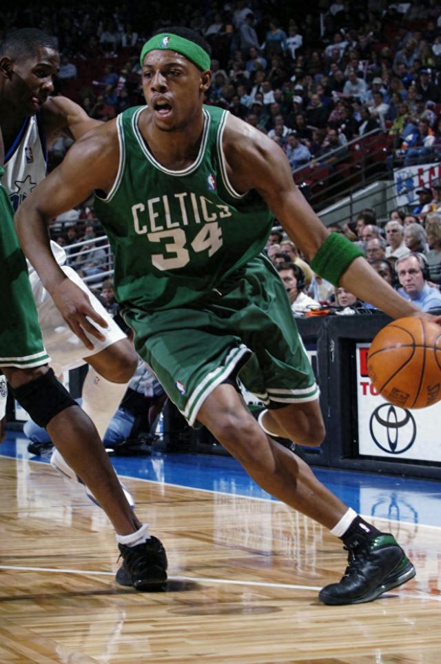 中国女足2-3苏格兰女足，张琳艳、吴澄舒互相传射，豪厄特吊射双响（中国女足2比3不敌苏格兰：张琳艳、吴澄舒互相传射，豪厄特吊射梅开二度）