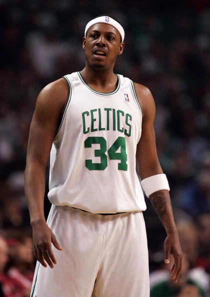 卡拉格向萨拉赫致歉：若惹你不高兴了我道歉，但你也得守规矩（卡拉格向萨拉赫道歉：若让你不悦我认错，但规矩同样要遵守）