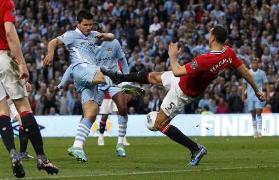 新援阿里亚斯参加了狼队在西班牙的首堂训练课！🇨🇴（阿里亚斯亮相狼队西班牙首训！🇨🇴）