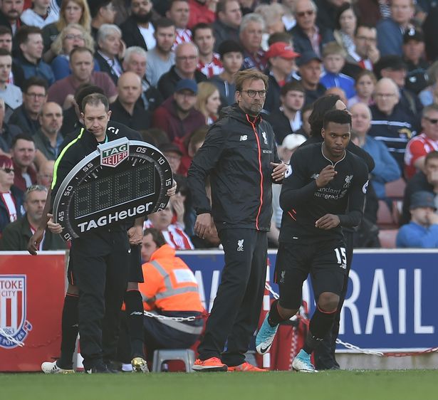 桑巴旅欧报169：安东尼起舞怒造三球，桑托斯传射客场擒狼（桑巴旅欧第169期：安东尼舞步制三球，桑托斯传射助客场击败狼队）