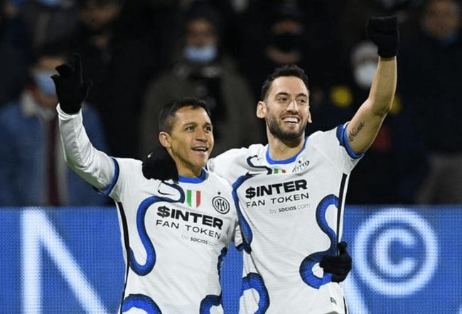 查理·哈迪（Charlie Hardy）等待5个月后终于签约曼联。（历经5个月等待，查理·哈迪正式加盟曼联）